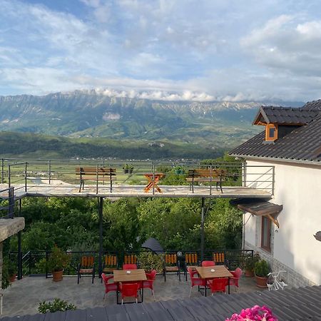Bixhaku GuestHouse Gjirokastër Extérieur photo