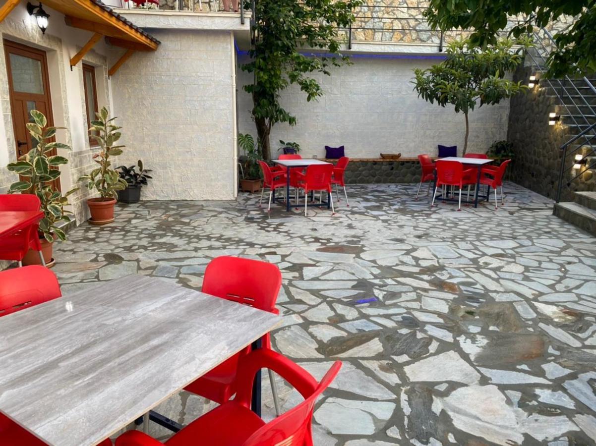 Bixhaku GuestHouse Gjirokastër Extérieur photo