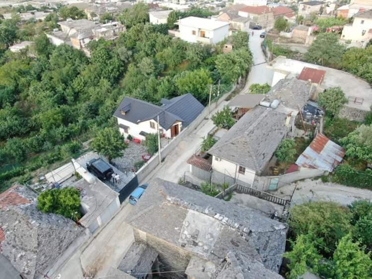 Bixhaku GuestHouse Gjirokastër Extérieur photo