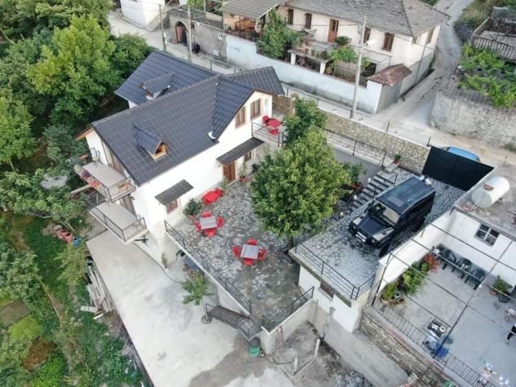 Bixhaku GuestHouse Gjirokastër Extérieur photo