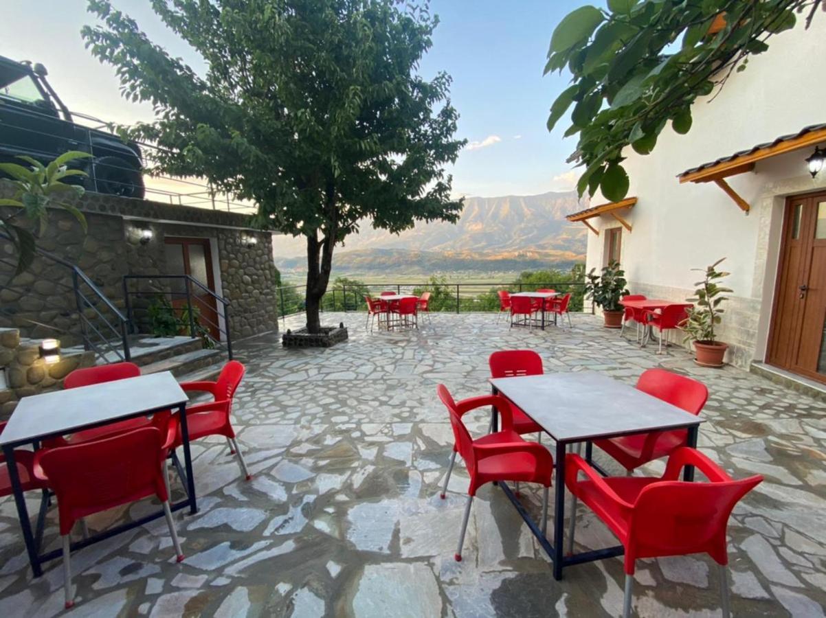 Bixhaku GuestHouse Gjirokastër Extérieur photo