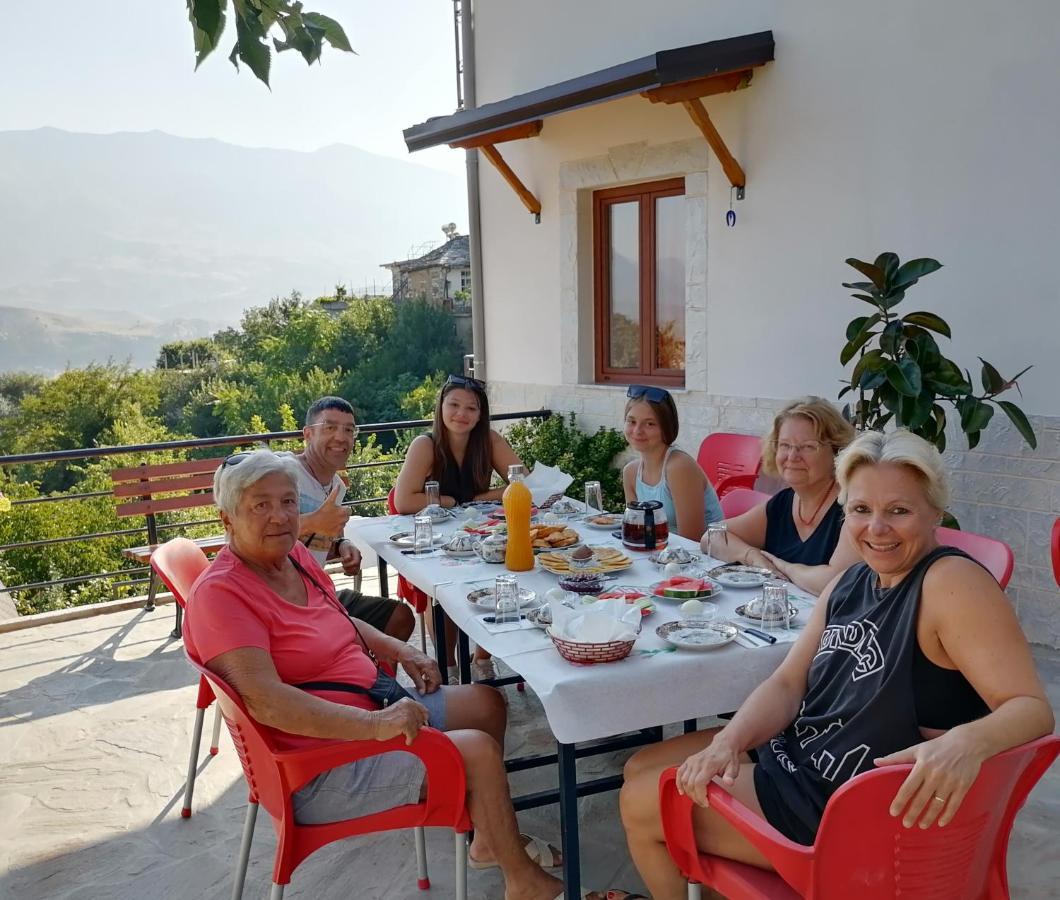 Bixhaku GuestHouse Gjirokastër Extérieur photo