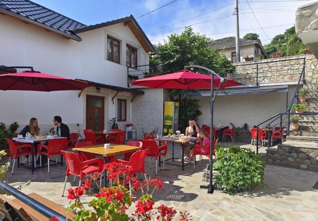 Bixhaku GuestHouse Gjirokastër Extérieur photo
